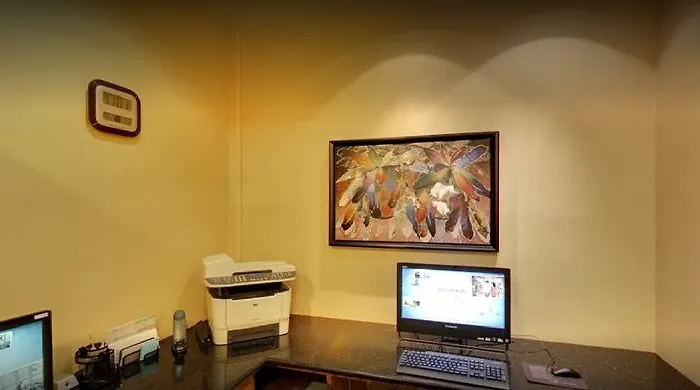 Hotel Embassy By Hilton