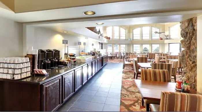 Hotel Embassy By Hilton 3*